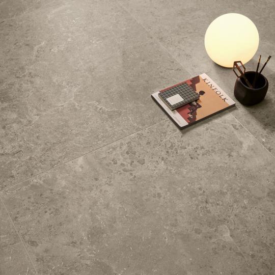 szurke kohatasu 20mm burkolat 2cm fagyallo terasz kulter csuszasmentes kavicsagyba beton hatasu design fure rakhato burkolasmentes.jpg